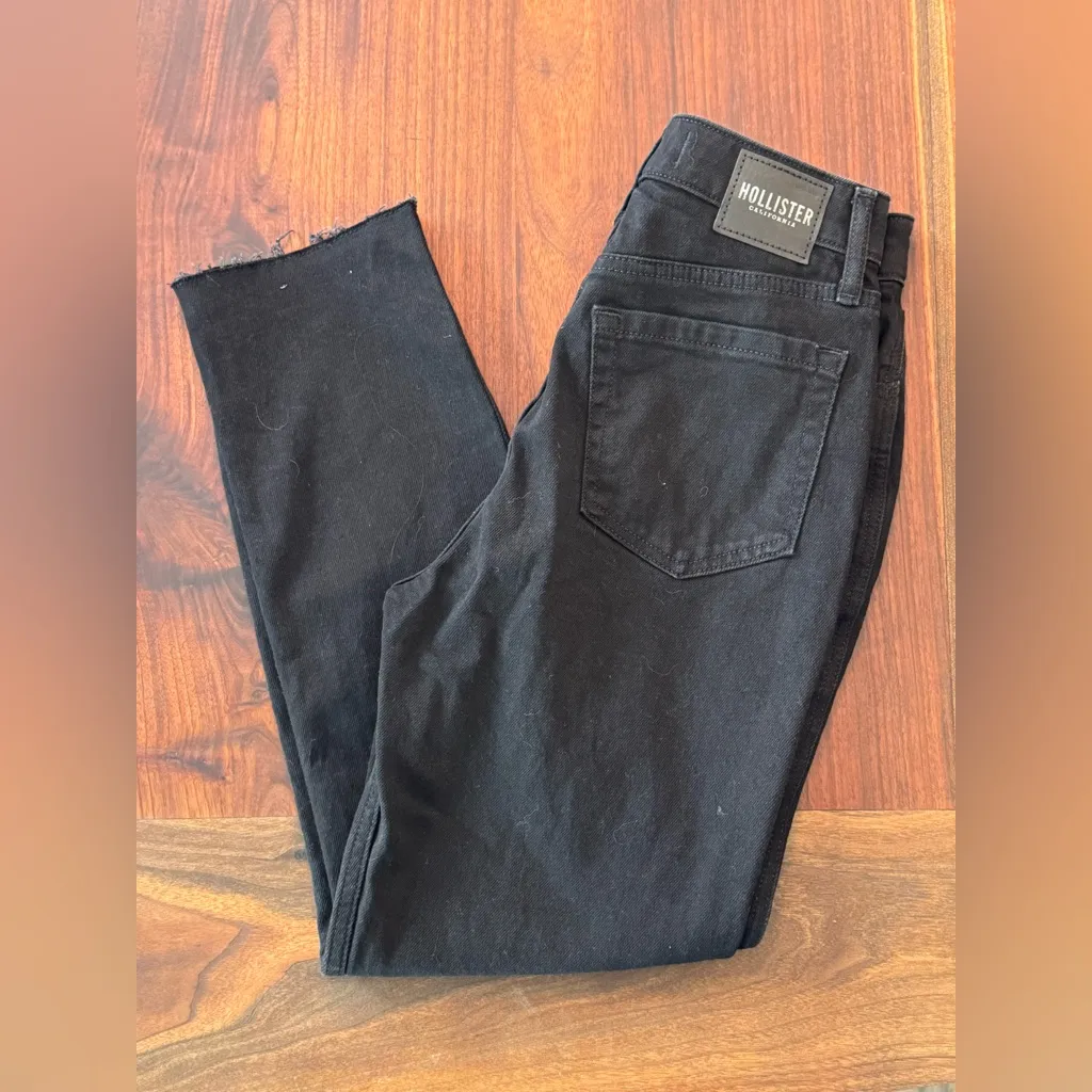 Hollister Black Ankle Jeans - Image 3