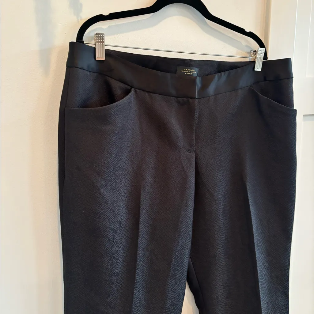 Tahari Arthur S. Levine LUXE NWT Women's Vivian Black Reptile Print Trouser 18 - Image 3