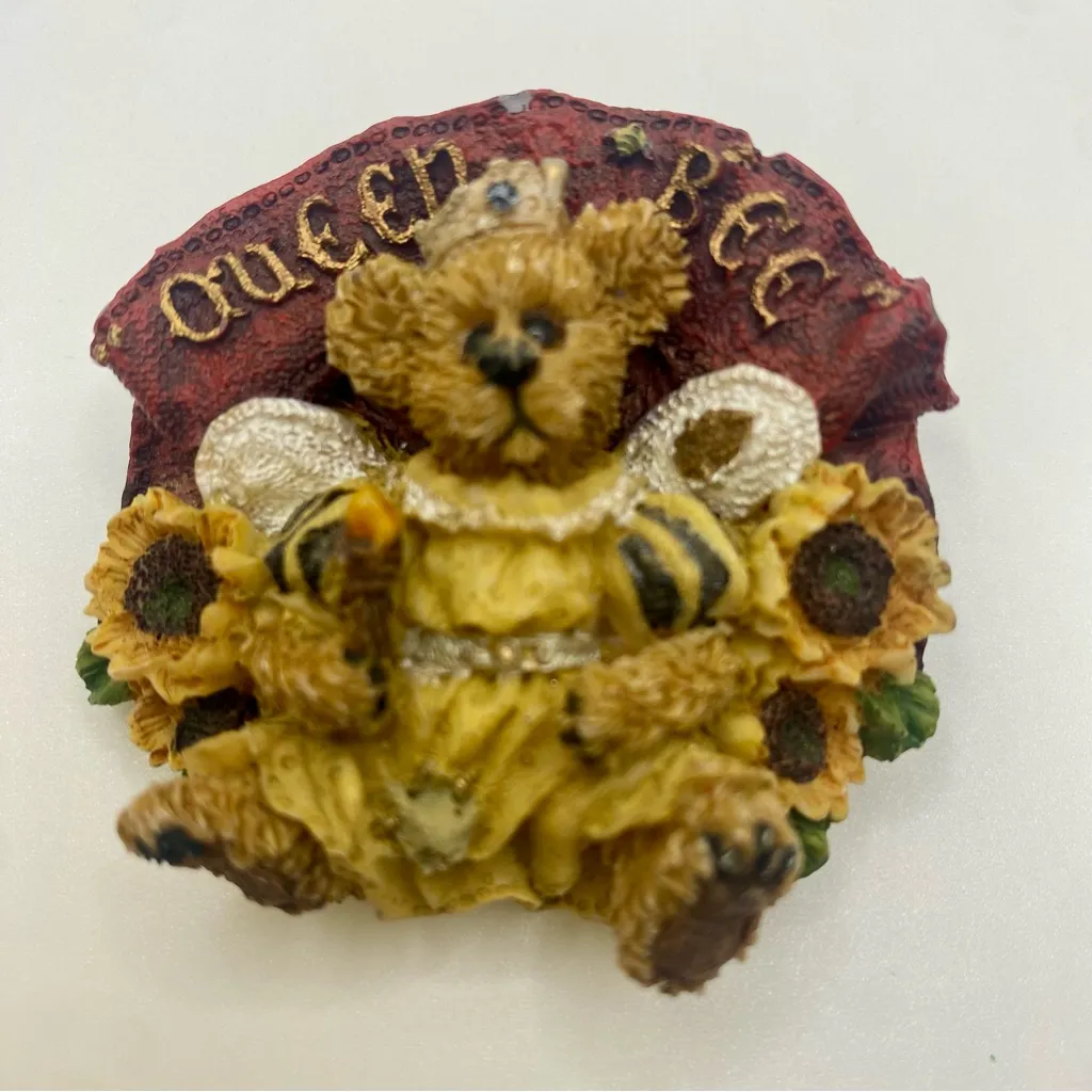 Boyd’s Bears Bearwear “Victoria Queen Bee” Hand - Image 2