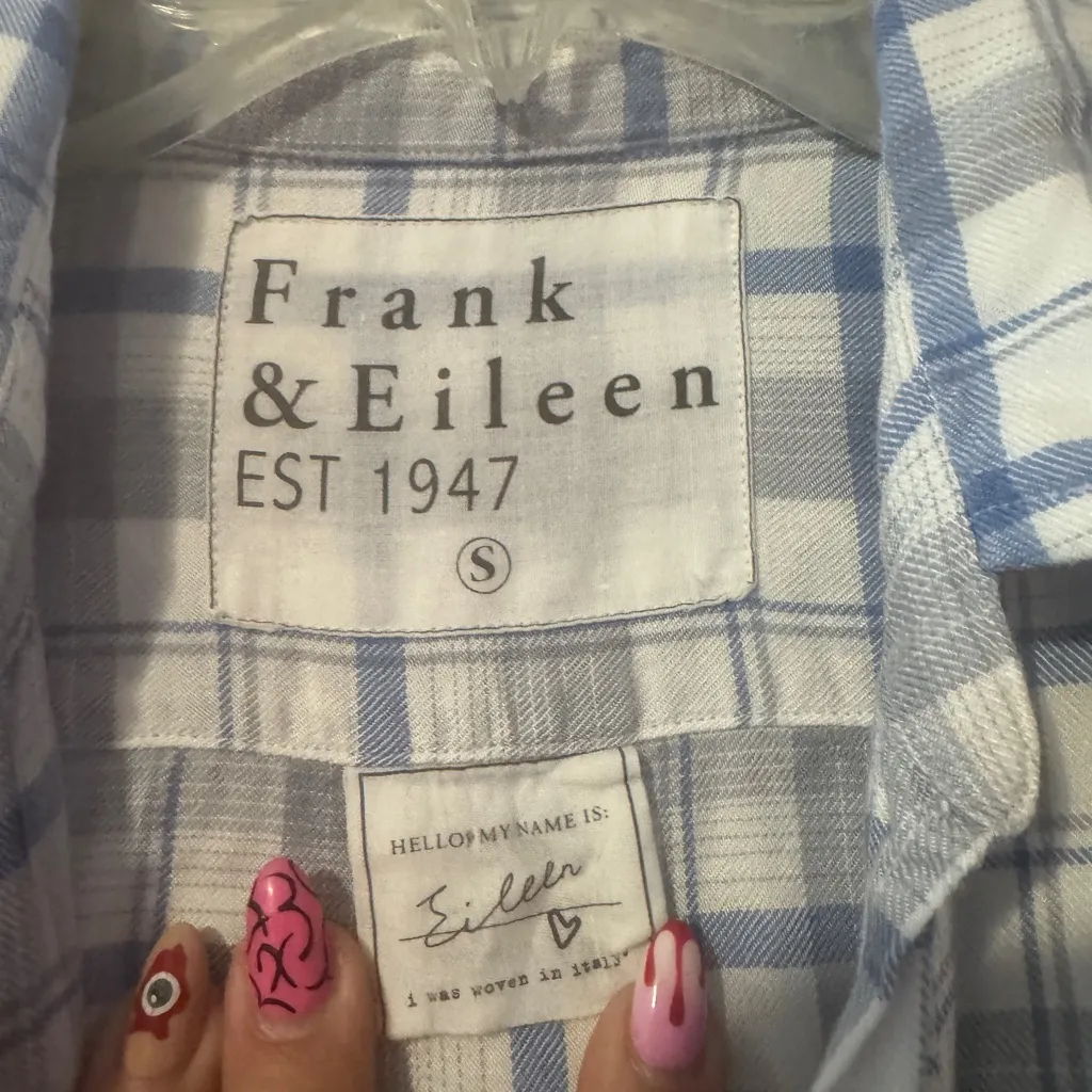 Frank & Eileen Eileen Button - Image 3