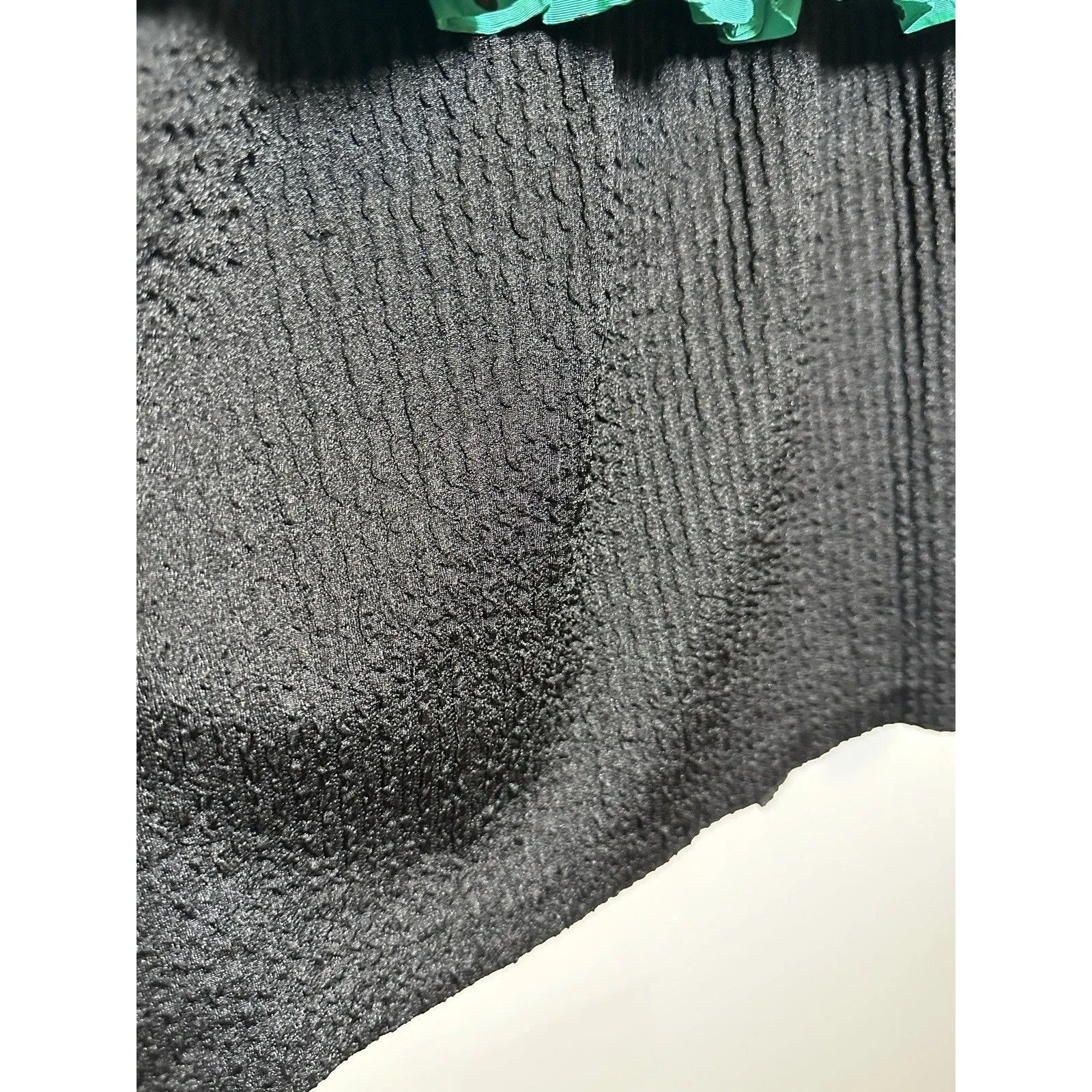 vintage‎ 80s-style dress with a green polka dot top and a black pencil skirt. - Image 9