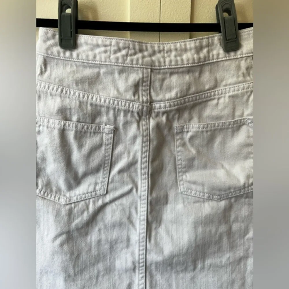 Anthropologie Pilcro & The Letterpress Button White Denim Jean Skirt Sz 0 Petite - Image 14