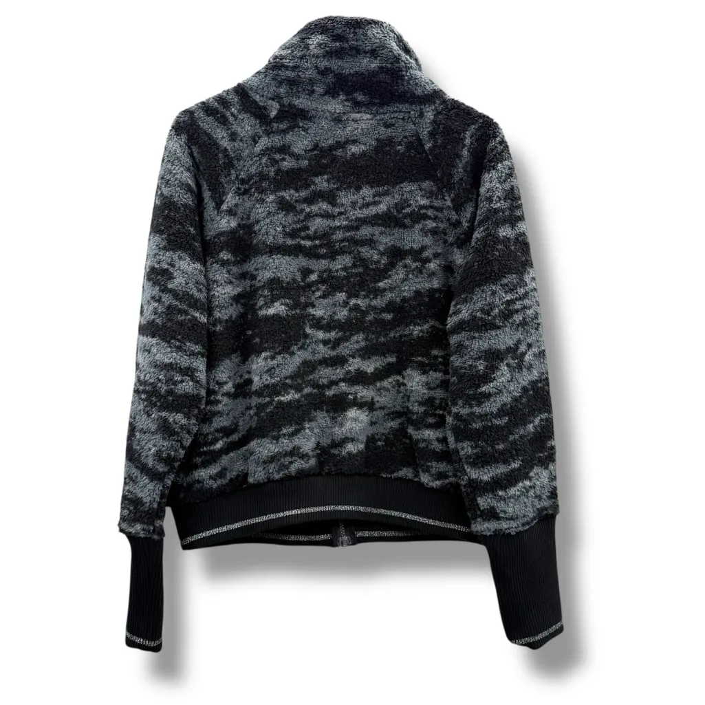 Athleta Tugga Sherpa‎ Full Zip Jacket Women’s Size Large Fog Camo Black Gray - Image 6