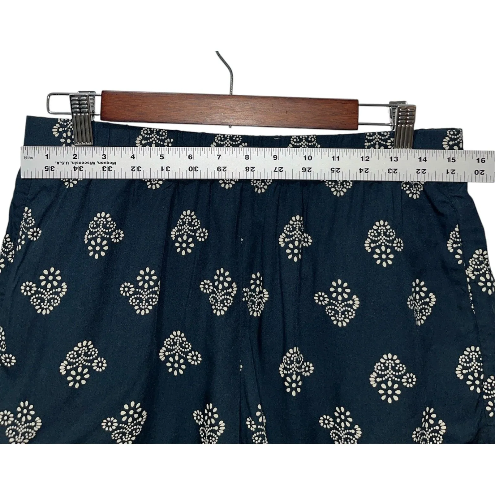 Madewell Drapey Pull-On Shorts in Flower Stamp Size Medium Viscose Lightweight - Image 6