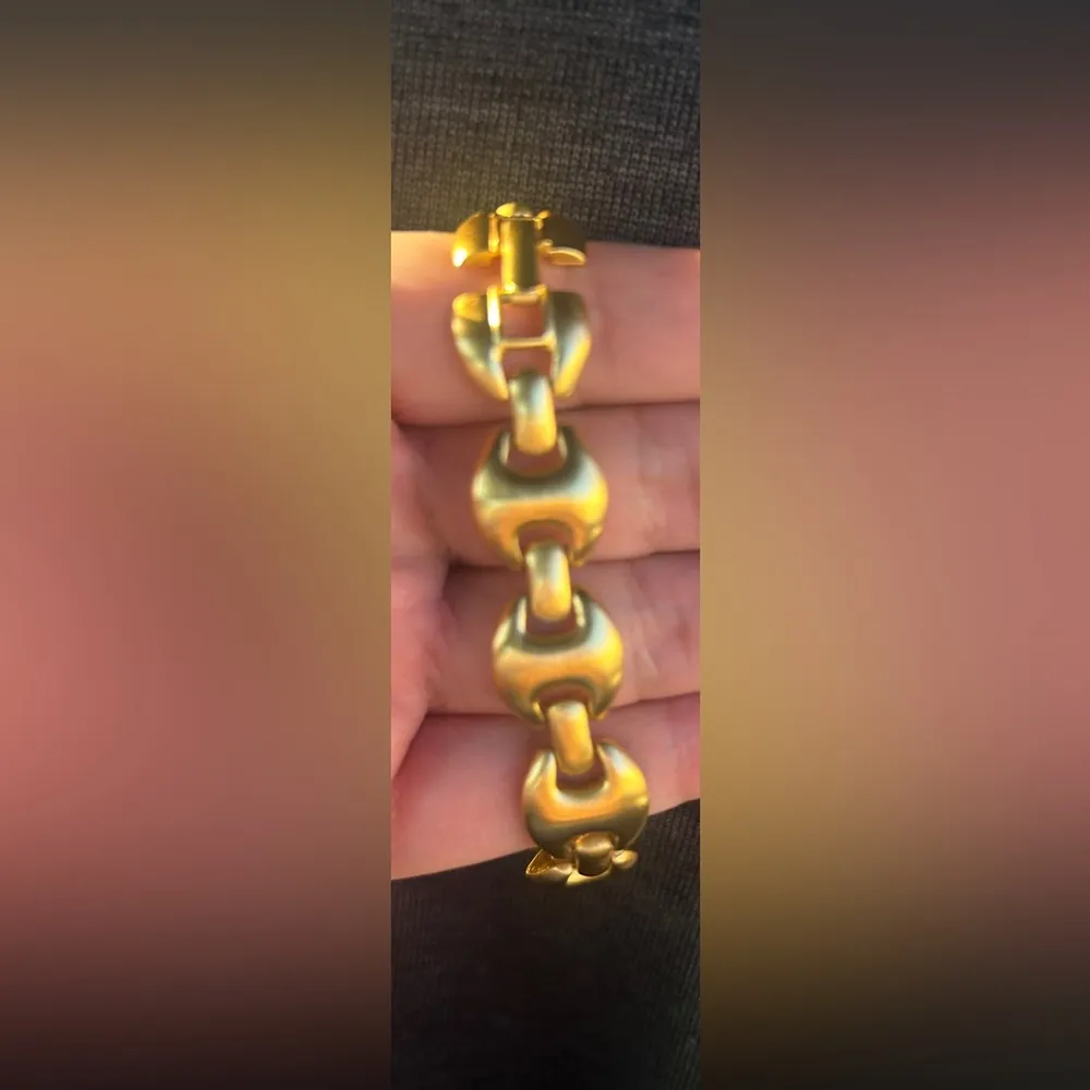 1990’s Monet Matte Gold Tone Puffer Mariner Link bracelet Gorgeous Vintage - Image 4