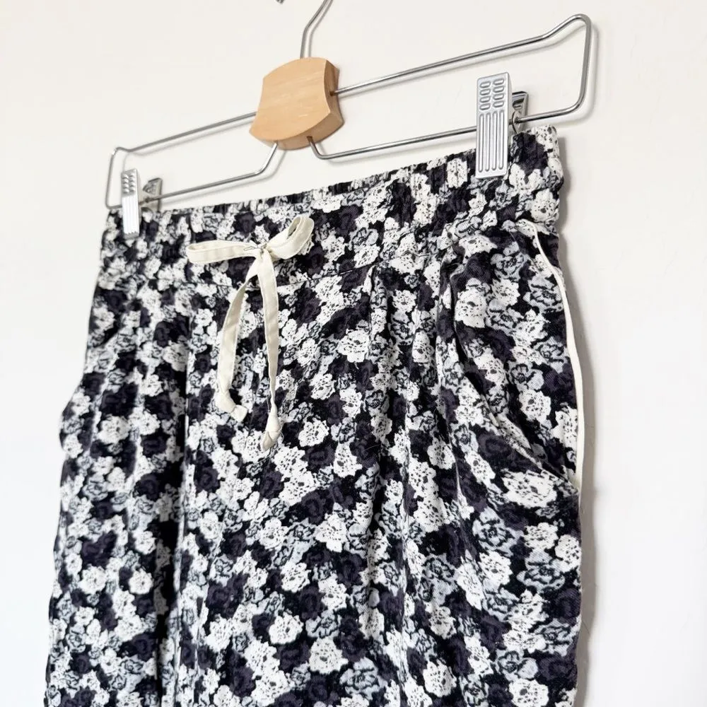 Aritzia Talula Floral Jogger Pants Size XS - Image 4