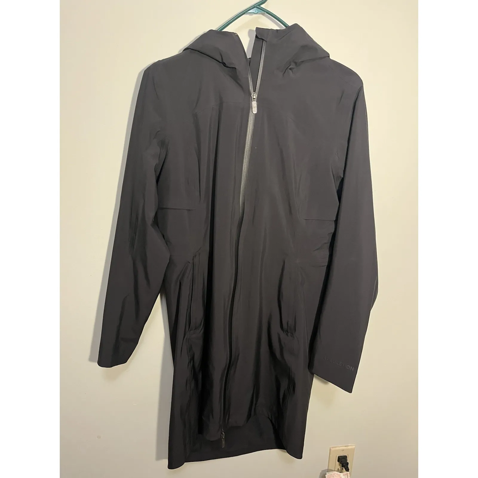 Lululemon Black Rain Rebel Jacket Long Hooded Waterproof Trench Coat Zip Up Sz 4 - Image 2