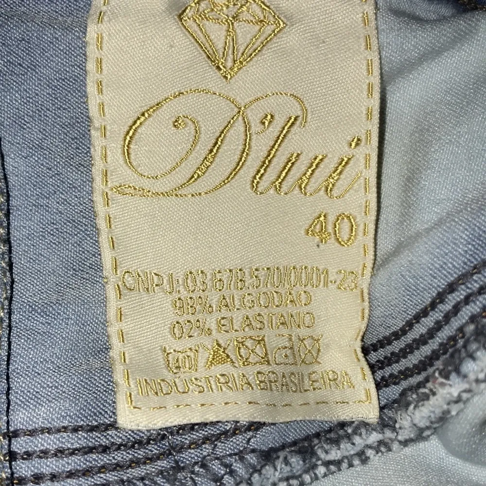 D’LUI distressed shorts from Brazil embroidered embellished back pocket size 10 - Image 5