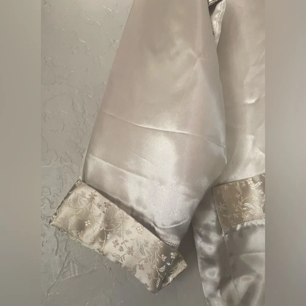 Vintage Sarah Spencer Intimates Chinese Asian Inspired Beige Embroidered Robe L Pink Size L - Image 6