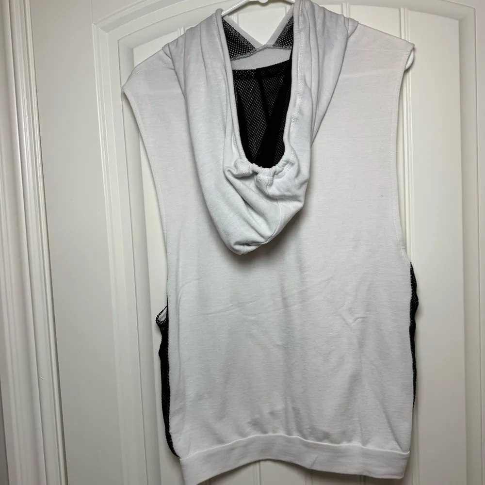 White and Black mesh sleeveless top with hood Size L - Image 3