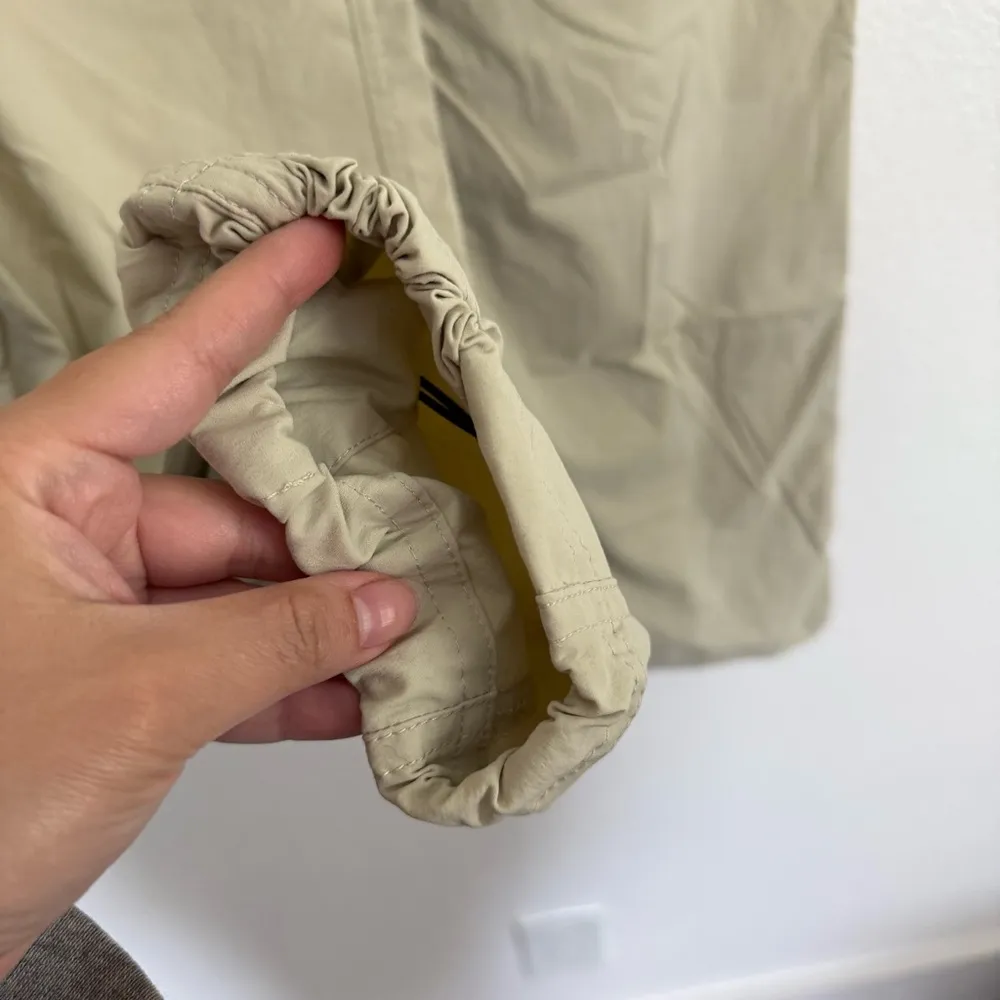 NWT LL Bean Water Repellent Comfort Trail Pants, Mid - Image 6