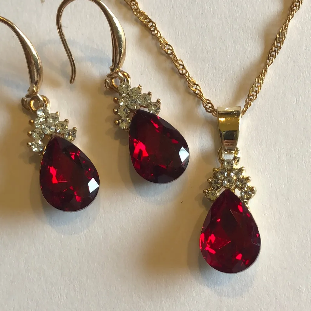 Elegant Gold Tone and Red CZ Rhinestone Necklace Earrings Jewelry Set - Image 4