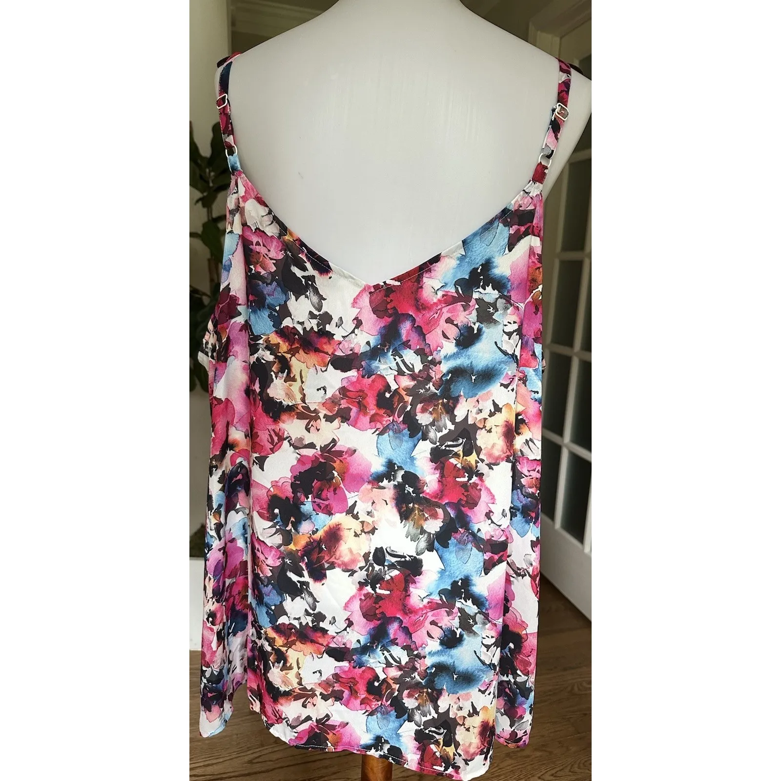 Torrid Floral V-Neck Cami Tank Top Adjustable Straps Multicolor Plus 4X NWT - Image 5
