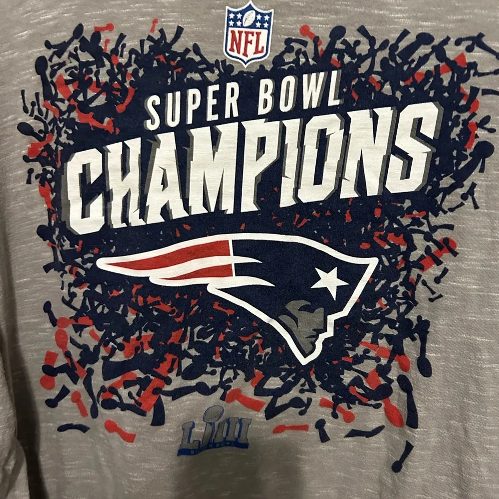 Nfl fanatics grey patriots champion long sleeve shirt size X-Large - Image 2