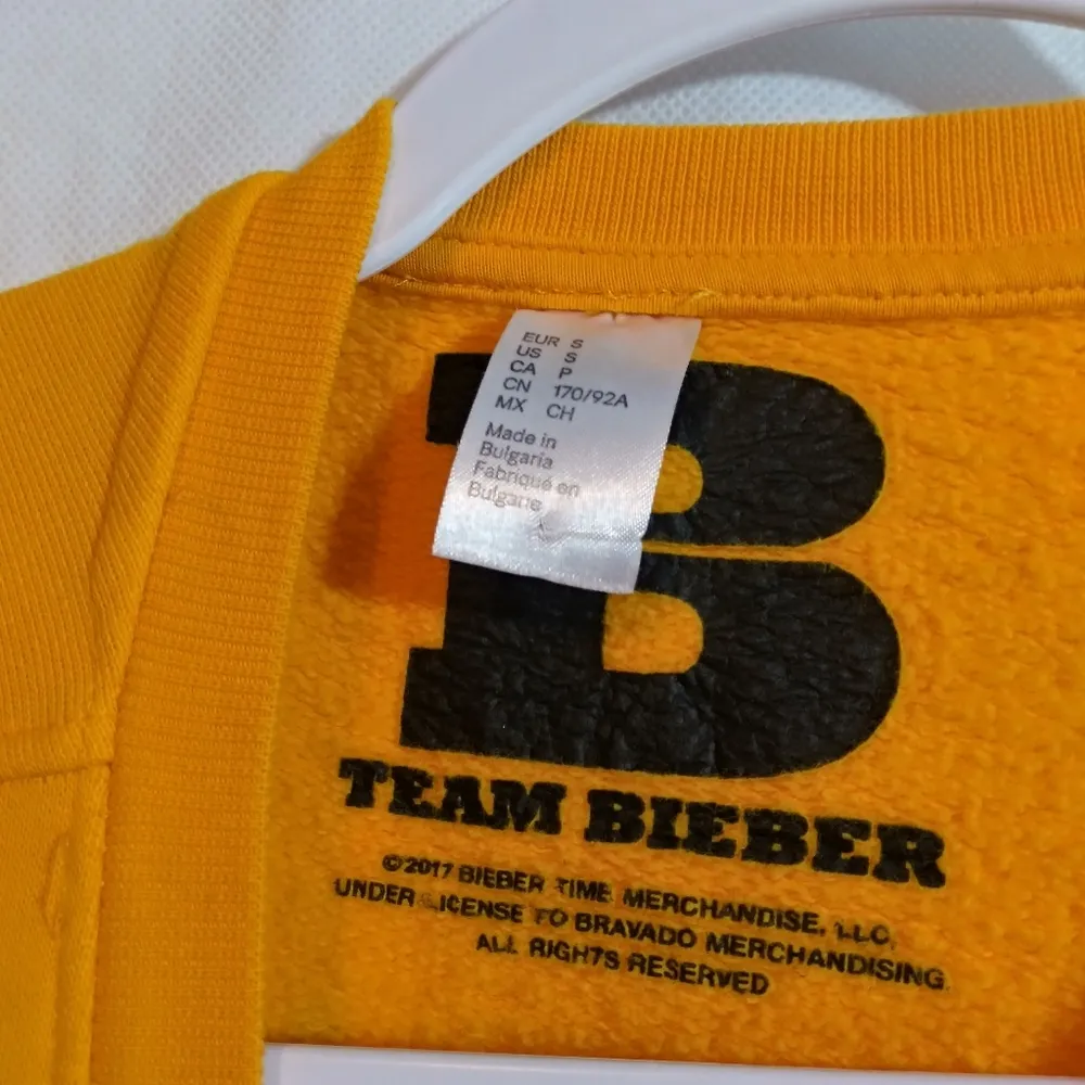 Team Bieber World Tour Yellow Crew Neck SweatShirt Uni Merch Casual Size Small - Image 7