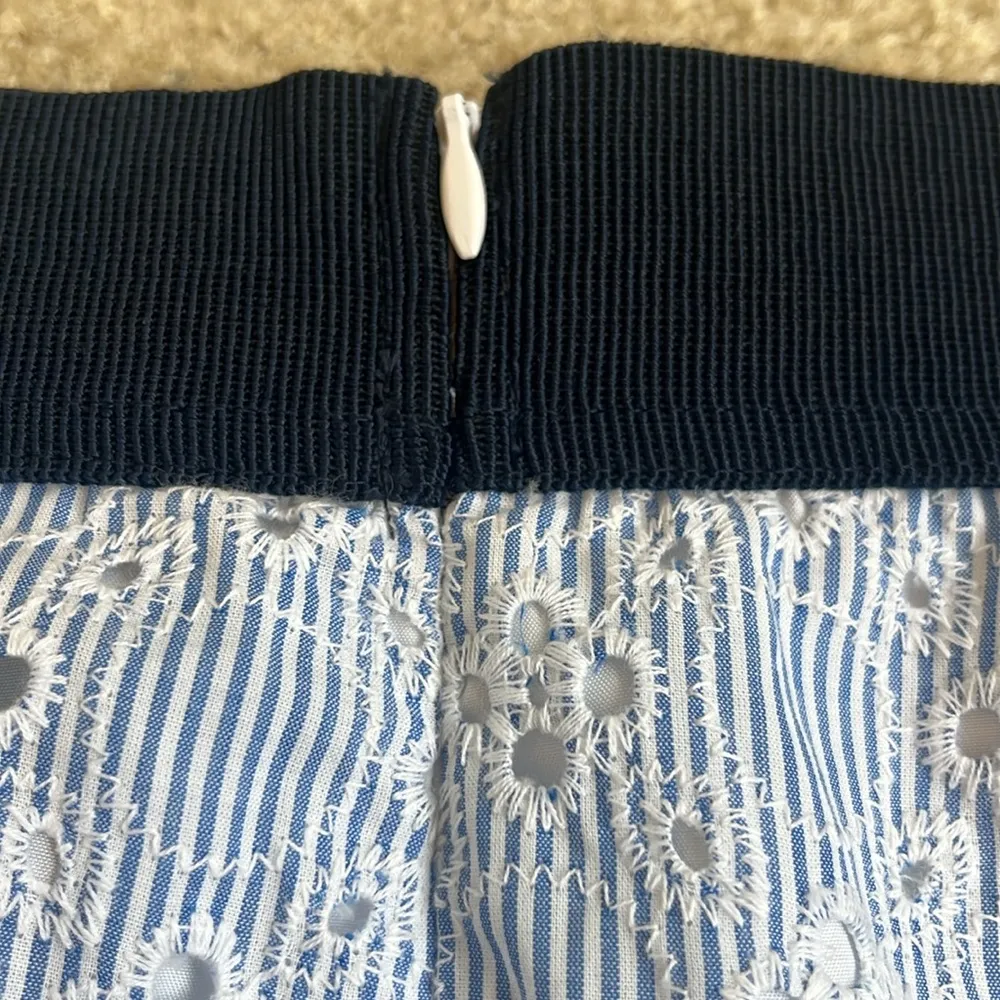 Ann Taylor Light Blue White Pinstripe Eyelet Pencil Skirt Size 00P 00 Petite - Image 5