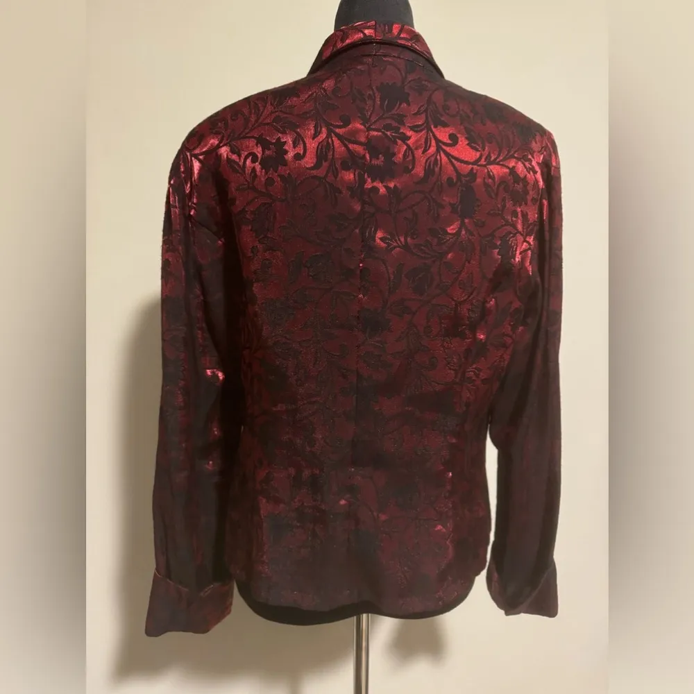 EUC R&K Evenings Red and Black Floral Side Button Blazer size 12 - Image 4