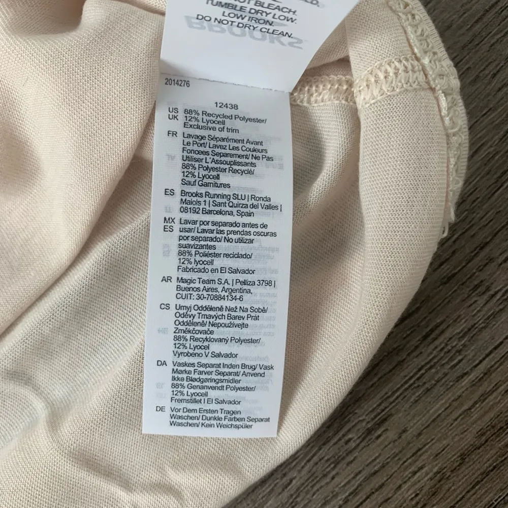 Brooks Running on Good Luck Distance Short Sleeve Tee - Size M - Off White - NWT - Image 7