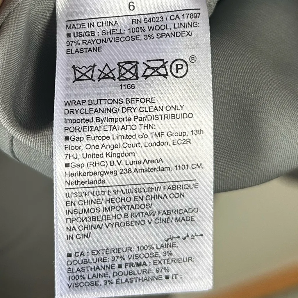 Banana Republic Standard Wool Flannel Blazer in Gray Flannel Size 6 Gently Used - Image 10