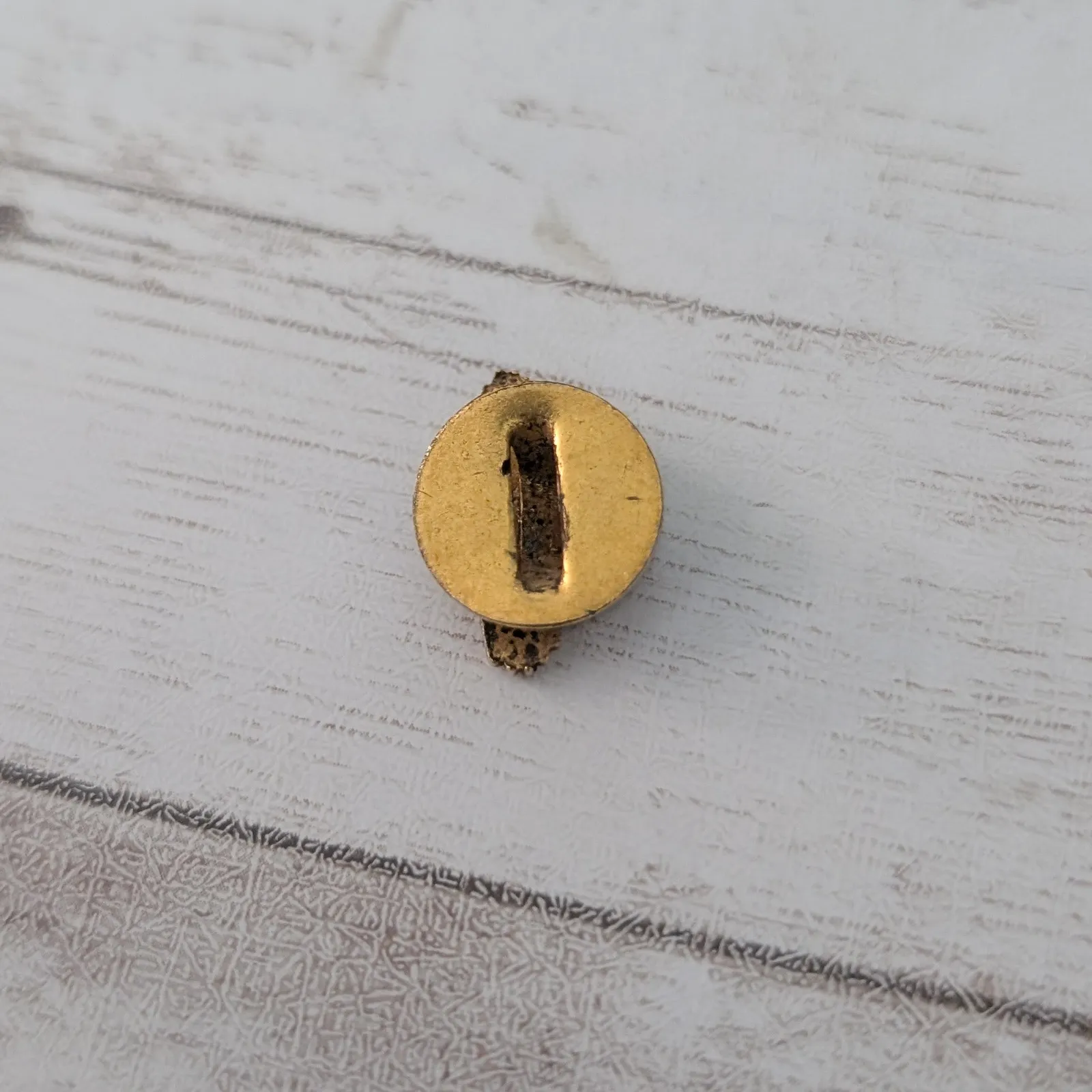 Vintage World War 2 WWII Button Hole Pin Honorable Discharge Gold - Image 5