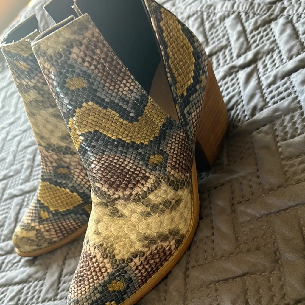 Rider Girl Snakeskin Ankle Boots Brown Size 8.5 - Image 4