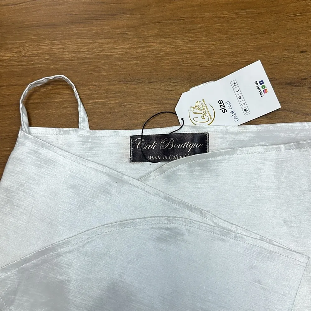 White Women's Sleeveless Crop Tube Top One Strapless Bow Twist Tie Front Sz One - Image 3