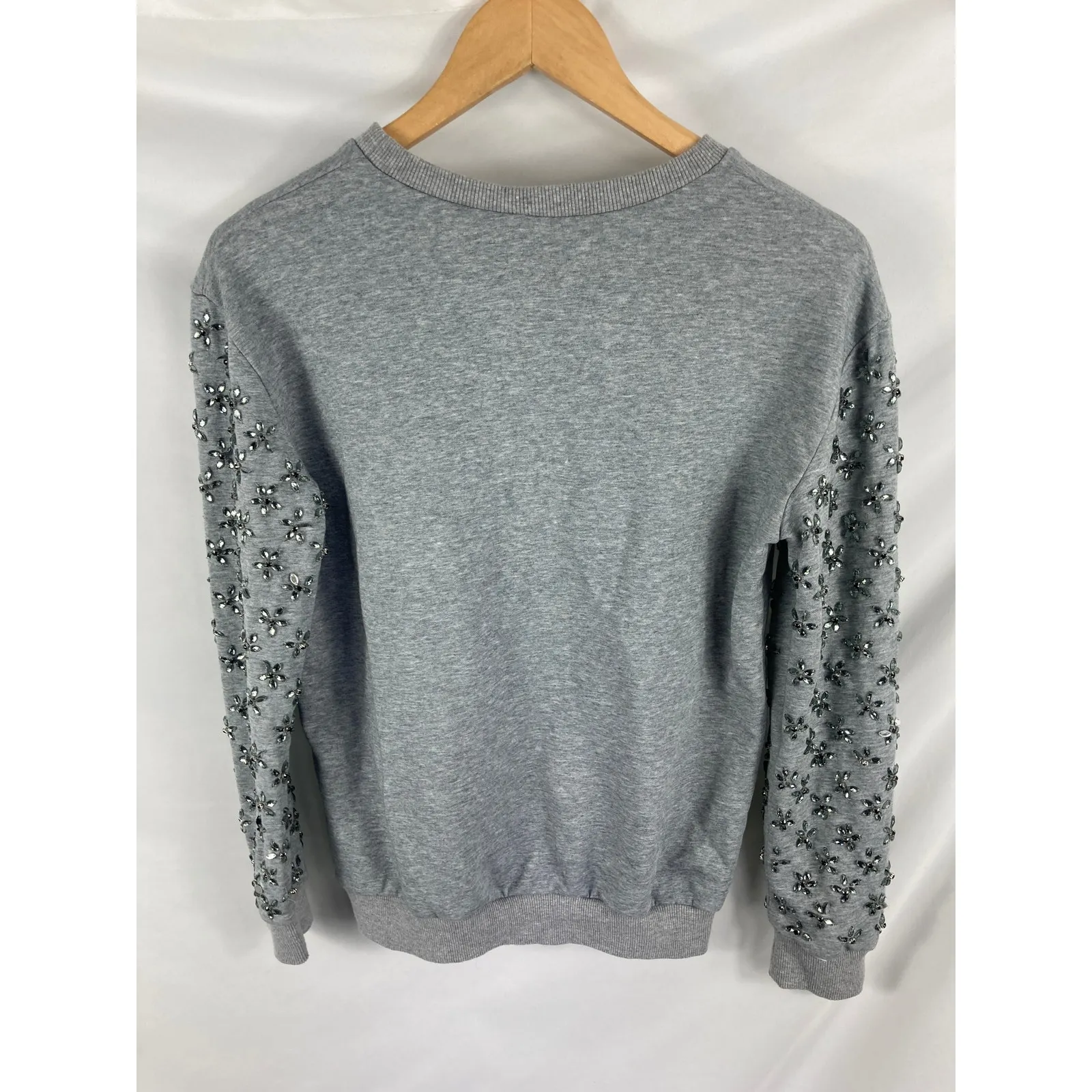 Alythea Beaded Embellished Sleeve Grey Sweater Size Small - Image 4