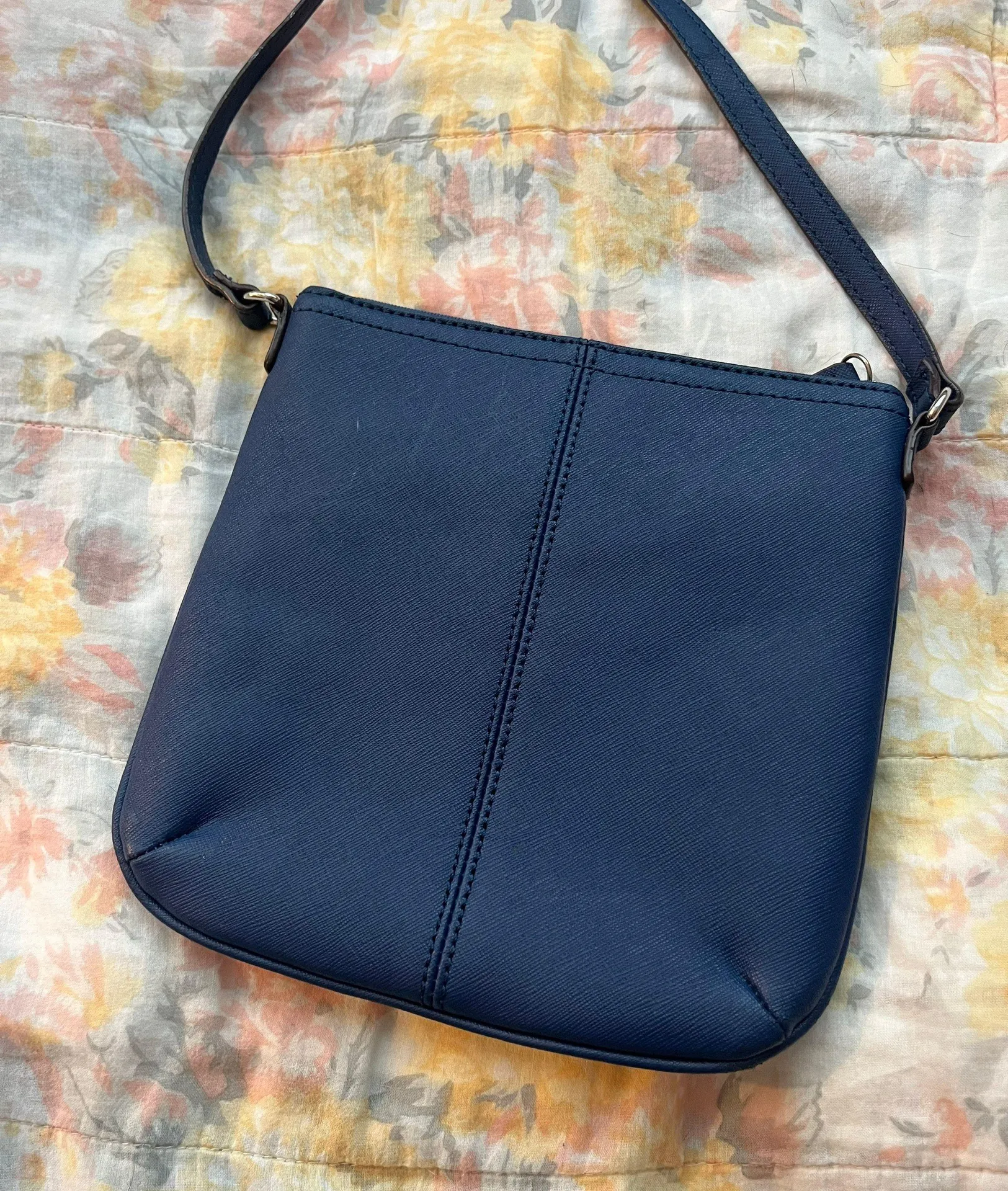 Calvin Klein blue saffiano leather crossbody bag - Image 3