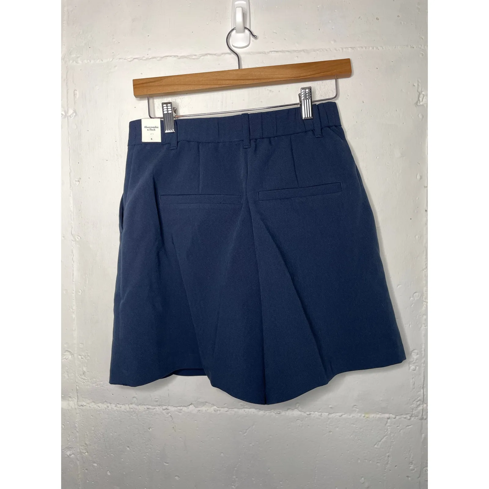 NEW Abercrombie & Fitch Womens Navy Pleated Shorts Size Small High Rise Trouser - Image 5