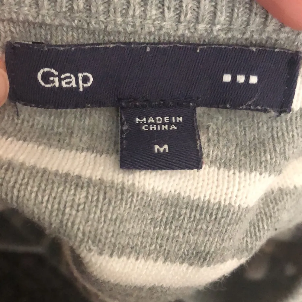 🔹4 for $30 Gap Striped Cardigan, Medium - Image 5