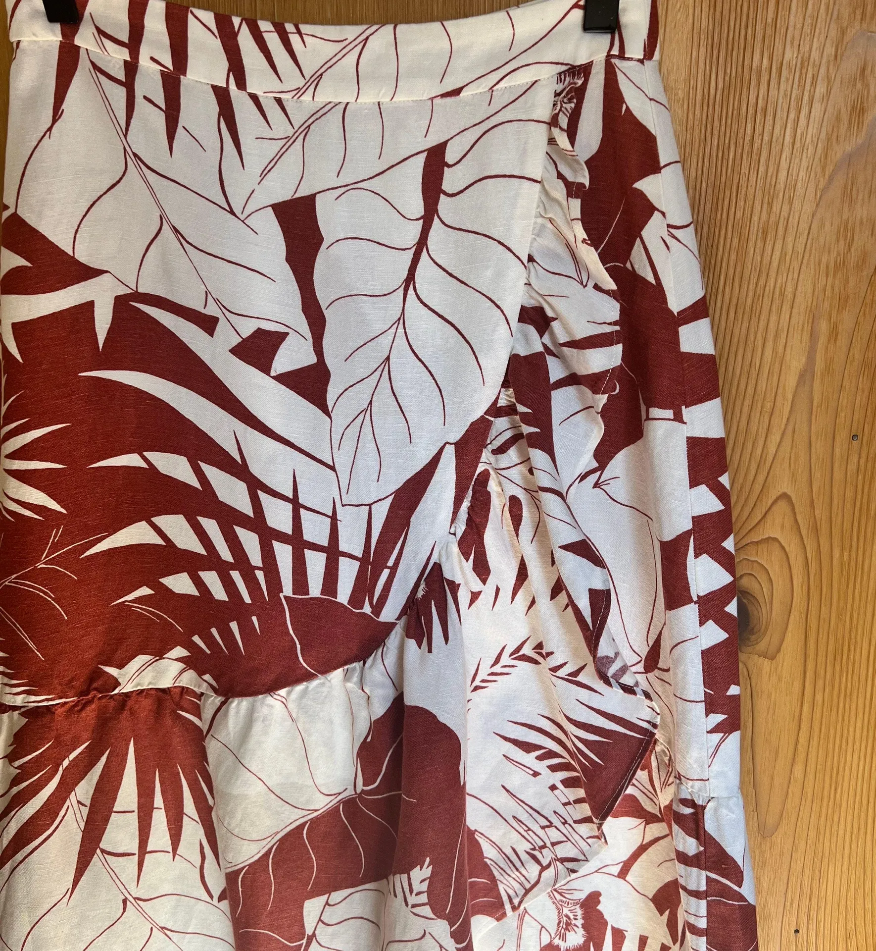 Rust & White Tropical Print Ruffle Linen Blend Midi Skirt - Image 3