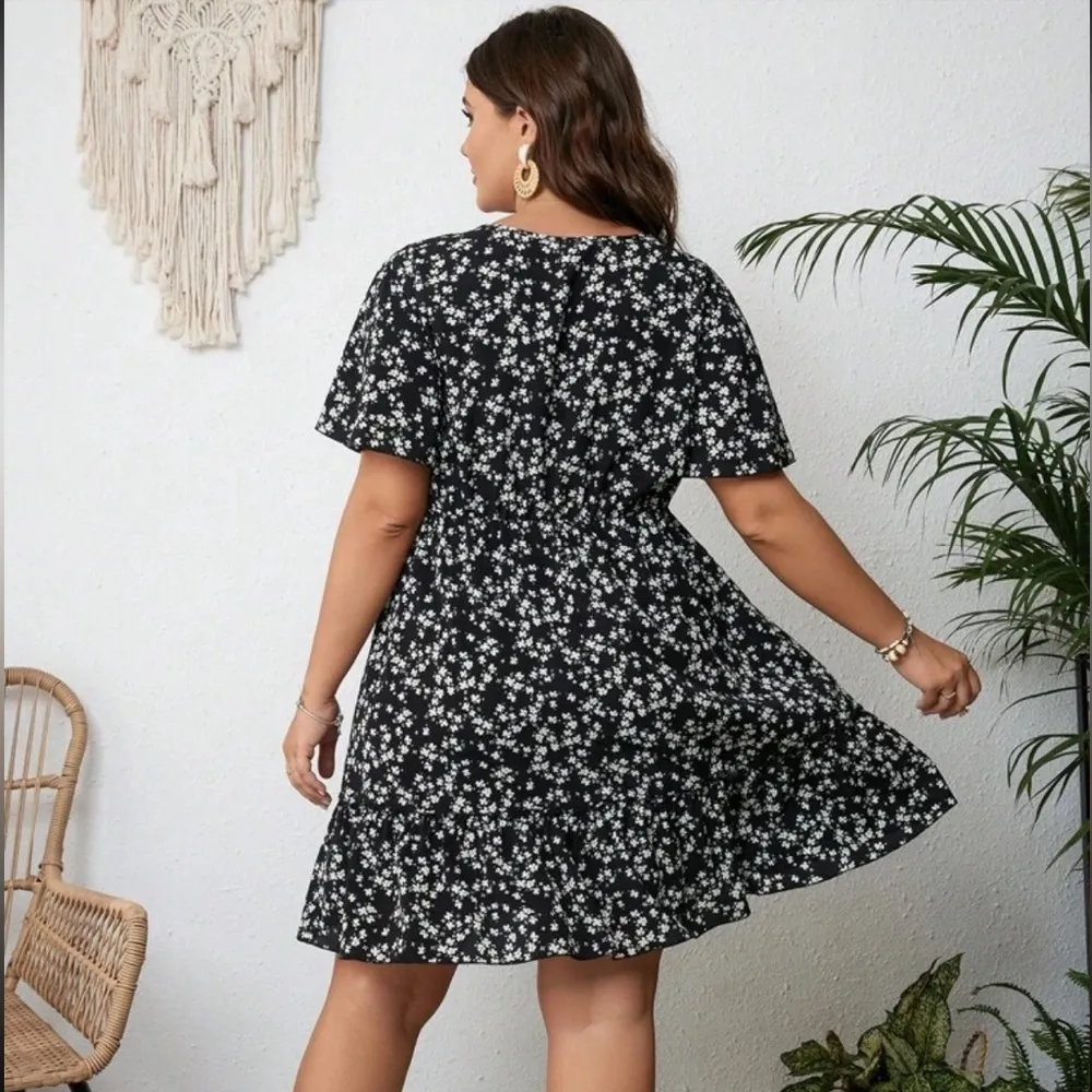 SHEIN VCAY  Boho Ditsy Floral Print Butterfly Sleeve Ruffle Hem Summer Dress - Image 3