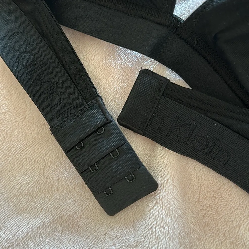 Calvin Klein Women's Black Lightly Lined Triangle Bralette / Size M - Image 8