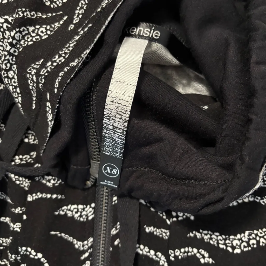 Kensie Black and White Patterned Midi Dress - Image 4