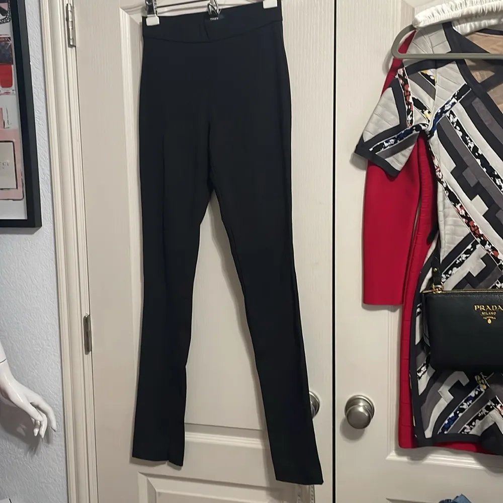 💙💖 NWOT Theory Black High Waisted bi-Stretch Cotton Legging w/Zippers - Image 3