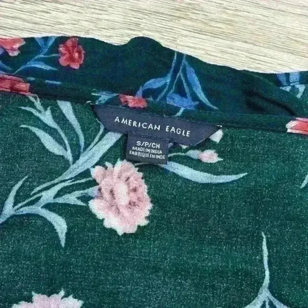 American Eagle Floral Tie Front Top Size Small - Image 5