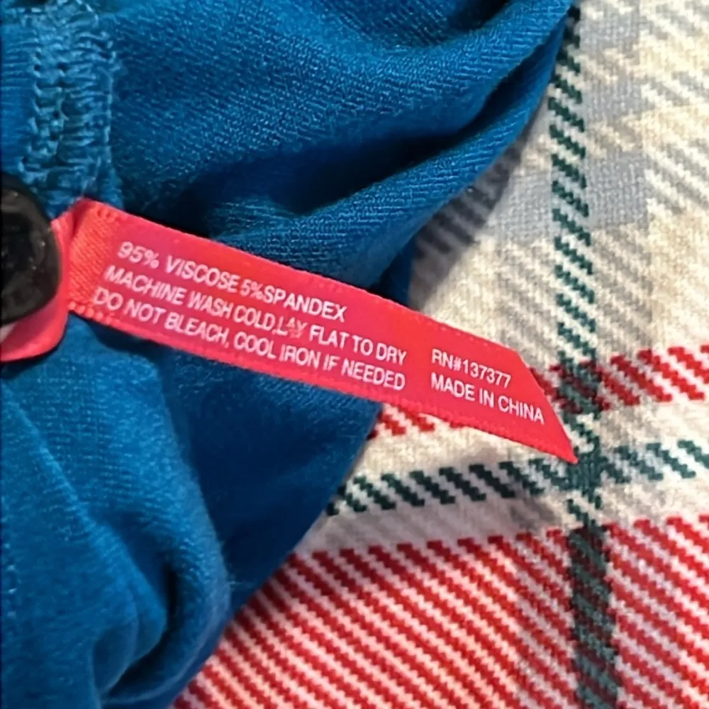 Ruby Ribbon size small women’s blouse turtleneck v - Image 8