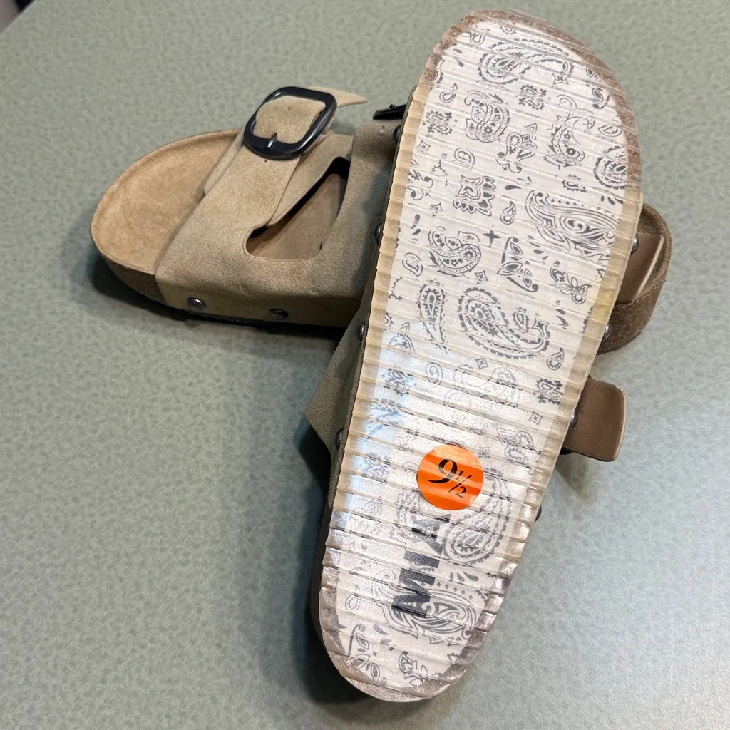 MIA Qianna Double-Buckle Platform Sandals Slides - Image 10