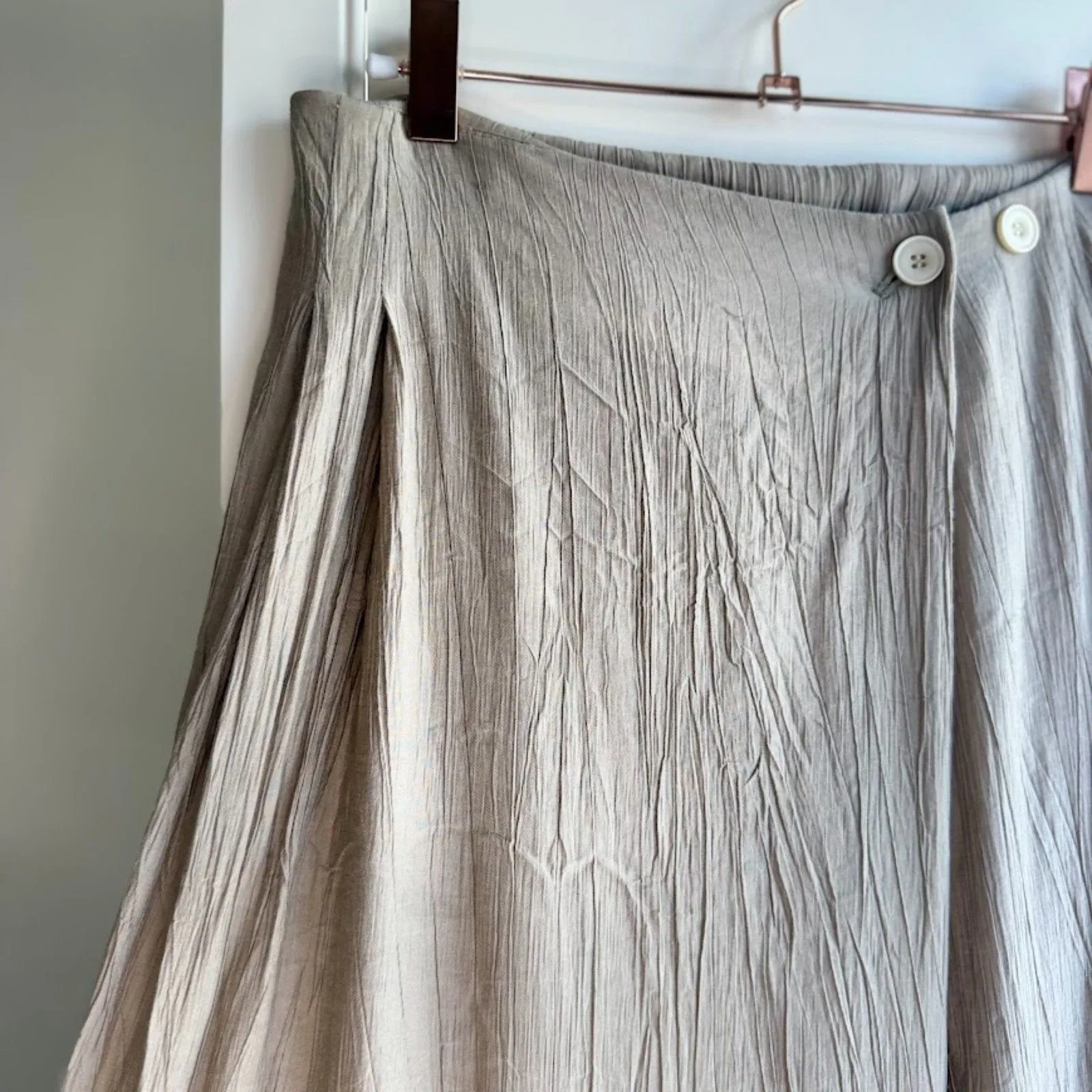 Nap Loungewear Asymmetrical Button Front High Waist Crinkle Pants in Grey size M Tan Size M - Image 4