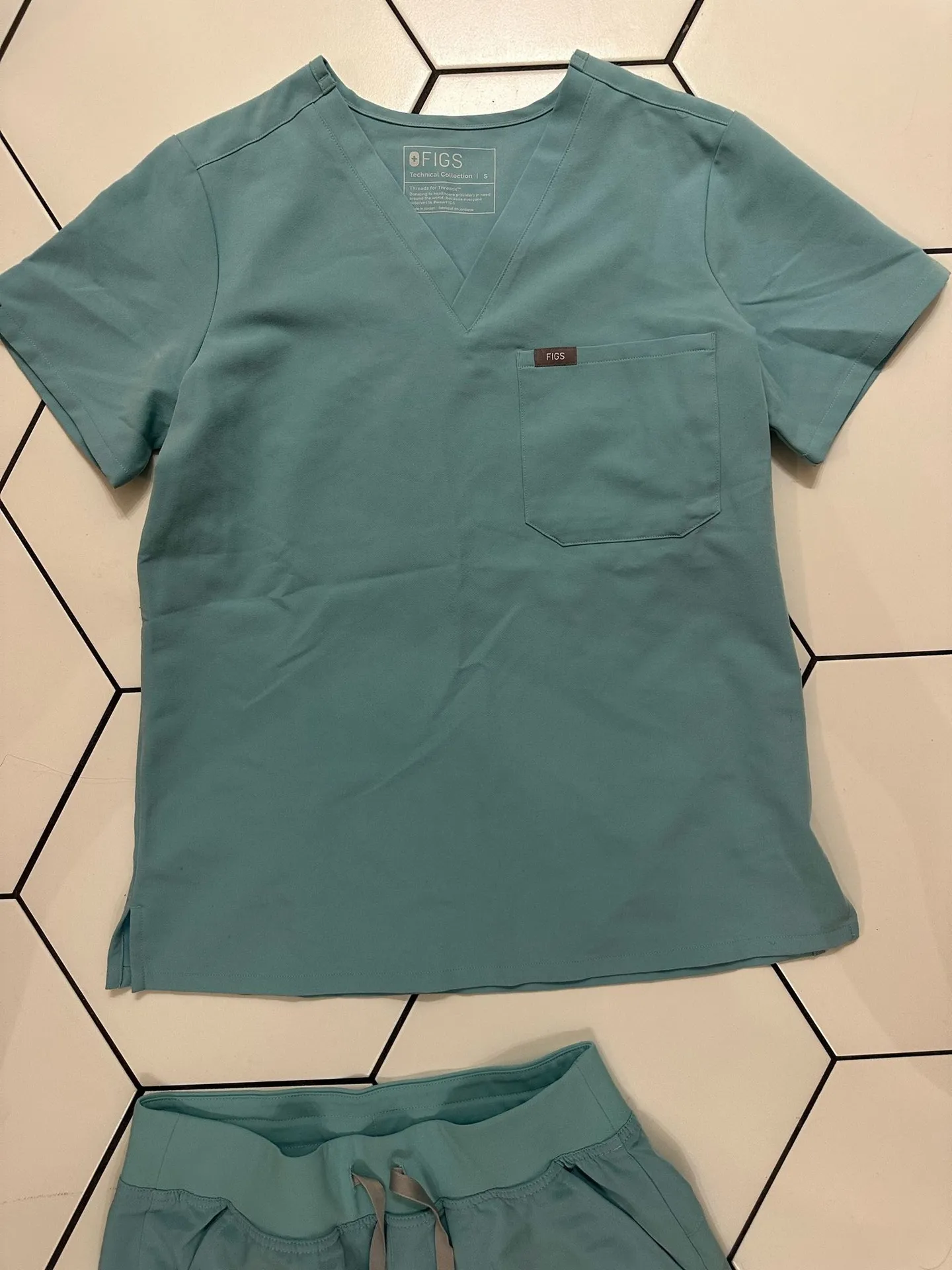 FIGS Scrub Set Women’s - Image 2