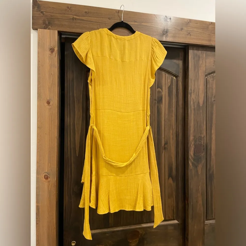 Yellow flirty summer mini dress - Image 4