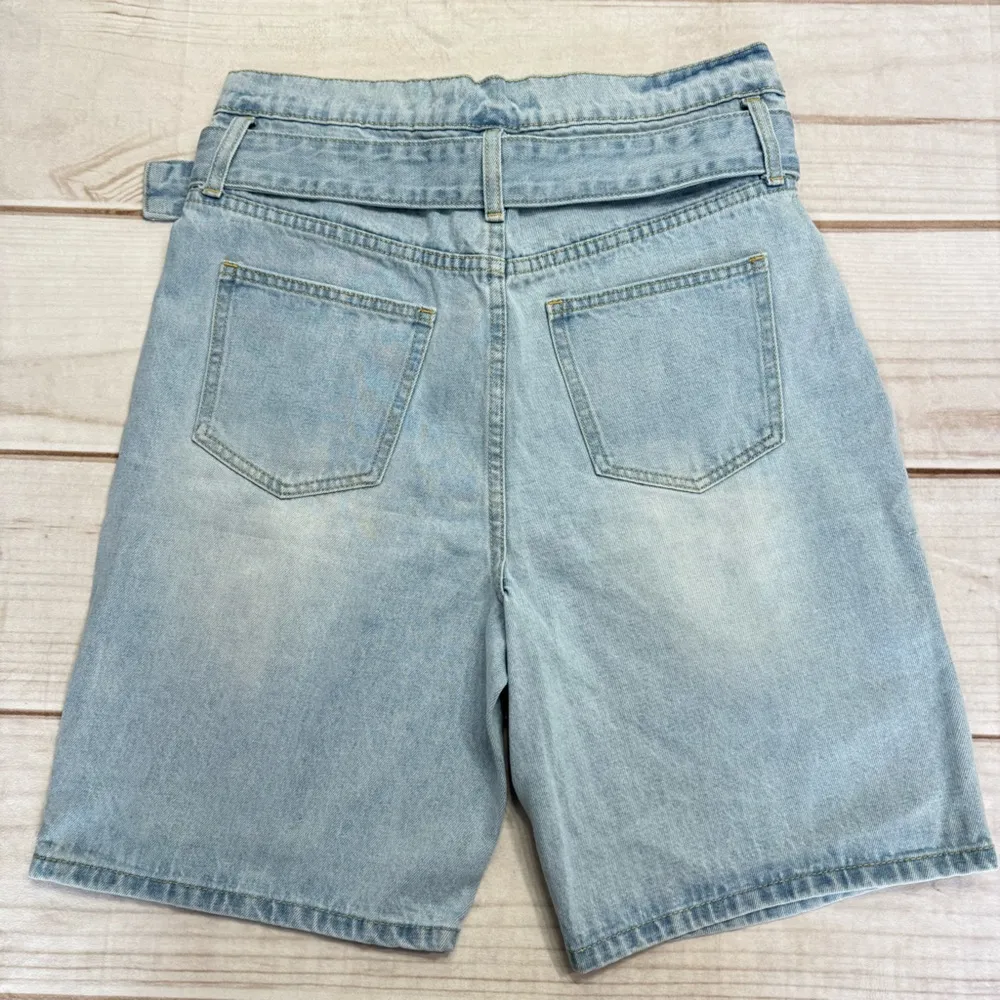 Just Fab Light Wash Denim Belted High Rise Pleated Jean Shorts Stranger Things - Image 5