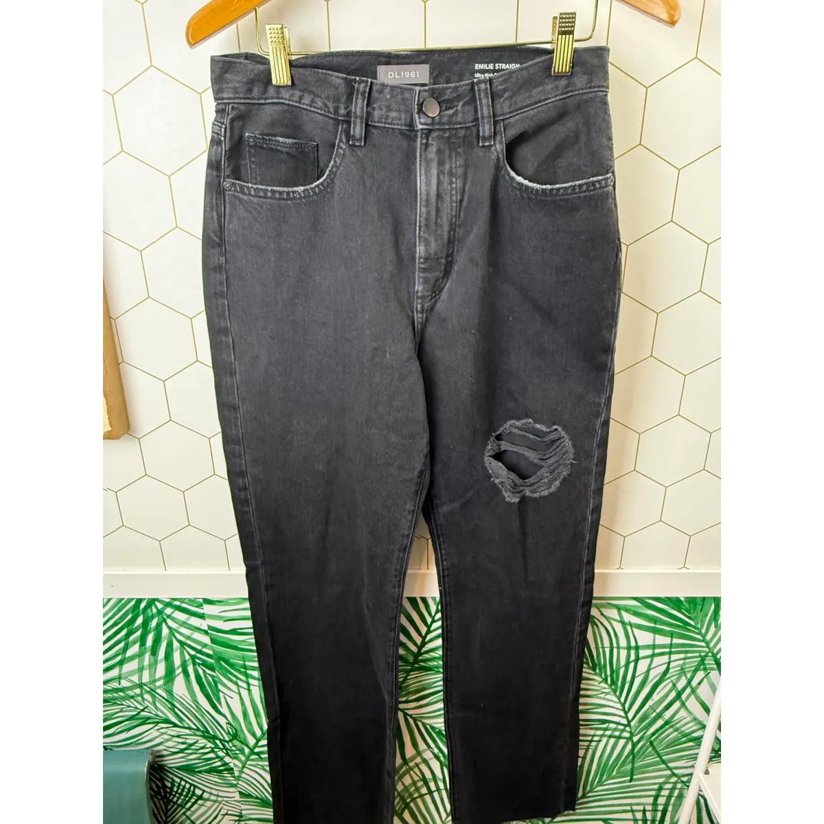 DL1961 Emilie Straight Ultra High Rise Vintage Black Jean - Size - 31" - Image 6