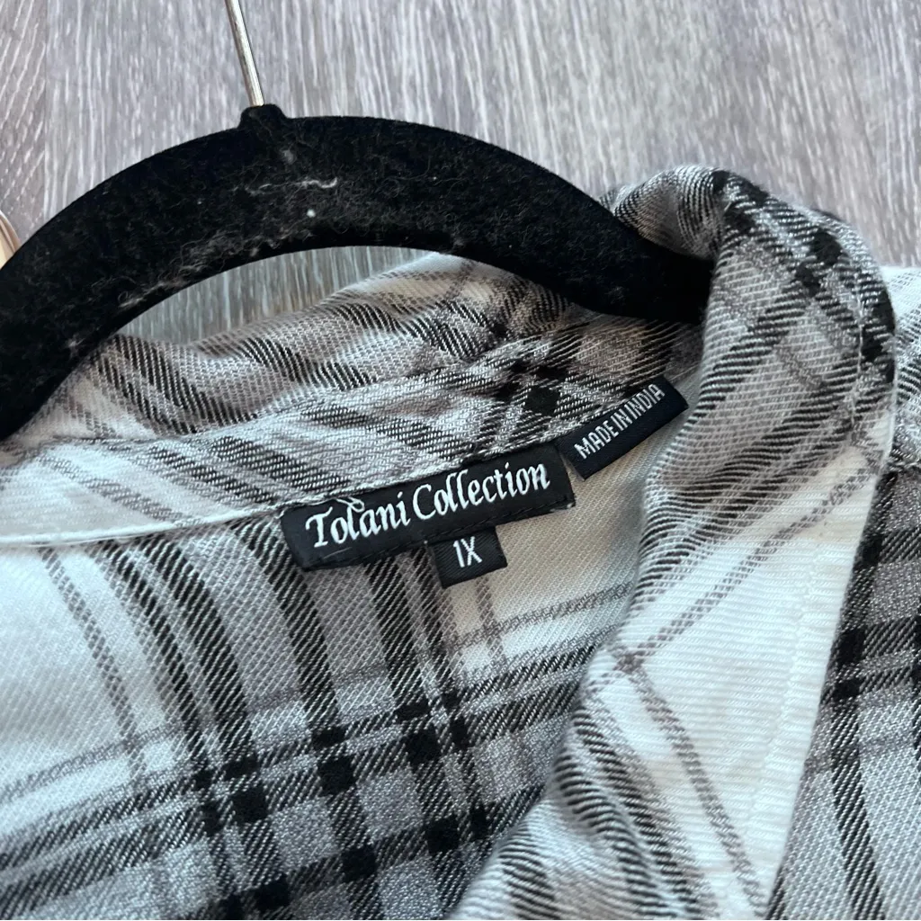 Tolani collection oversized flannel shirt w/ boho print back - Image 2