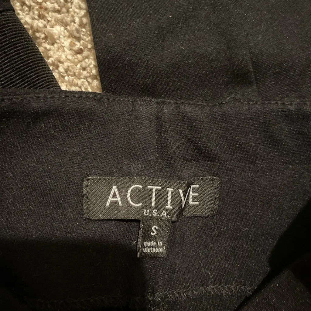 Active size small leggings with zipper detail - Image 3