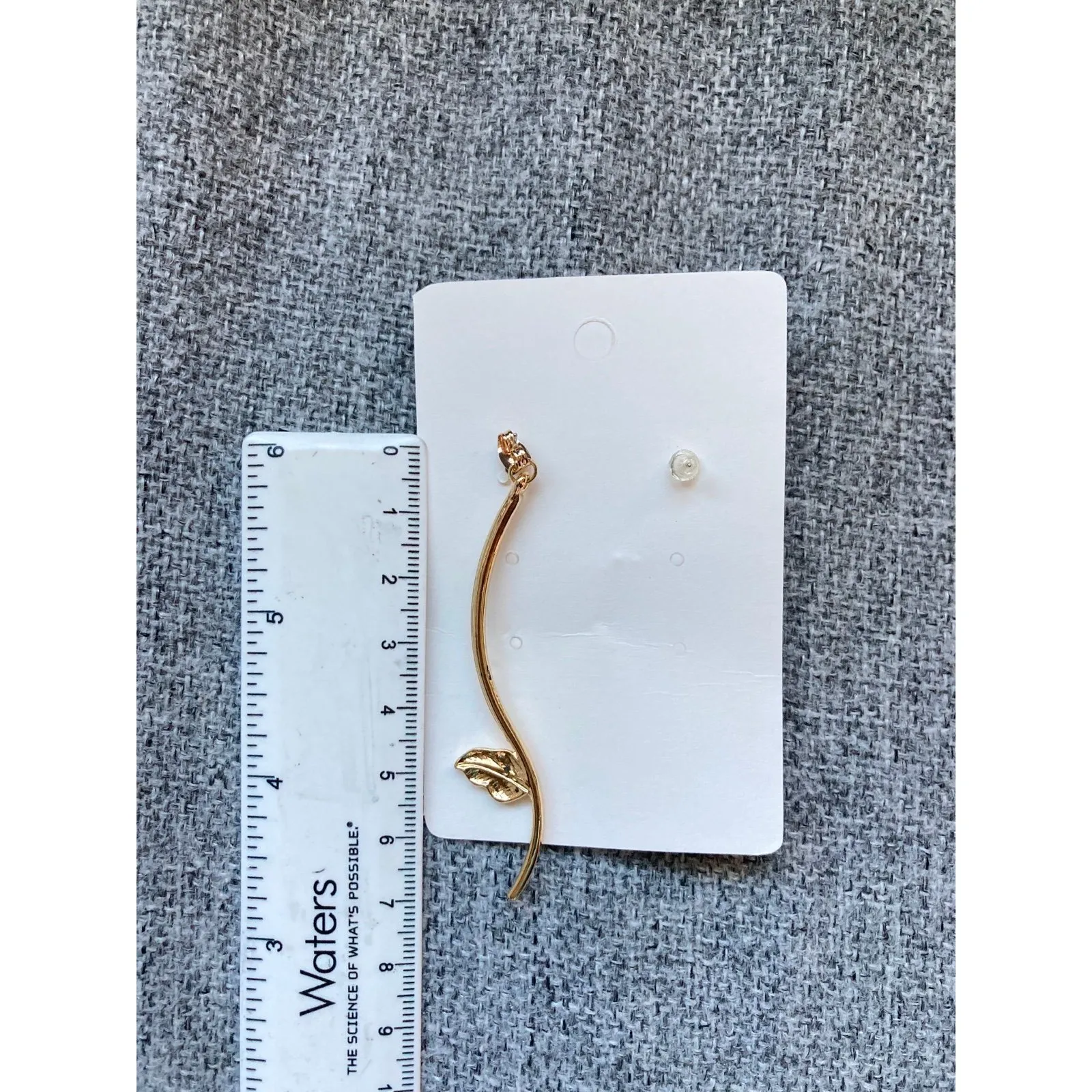 Wild Asymmetric Daisy with stem White Flower Needle Earrings New cute - Image 4