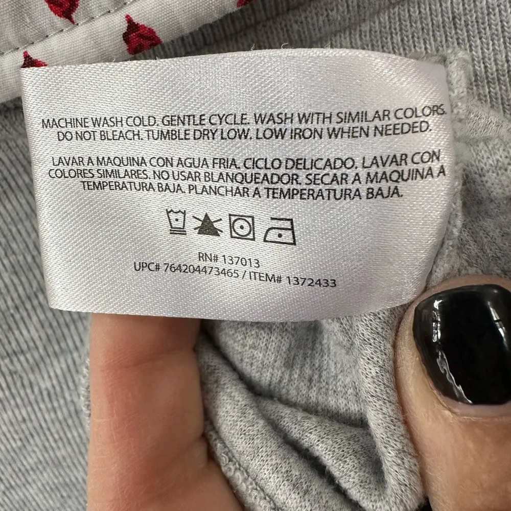 Orvis Women's Sandy Point 1/4 Zip Pullover Heather Grey, white & red print cuffs - Image 6