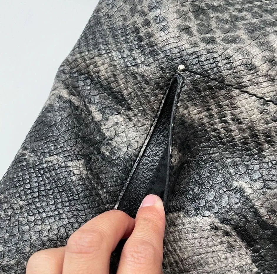 Snakeskin Crossbody Bag Grey/Black - Image 10