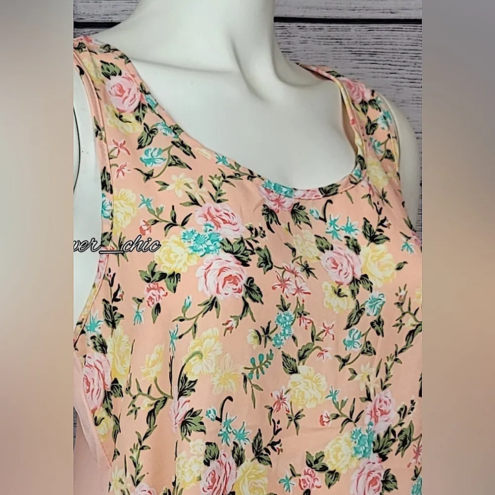 pink floral sheer tank with a high - Image 5