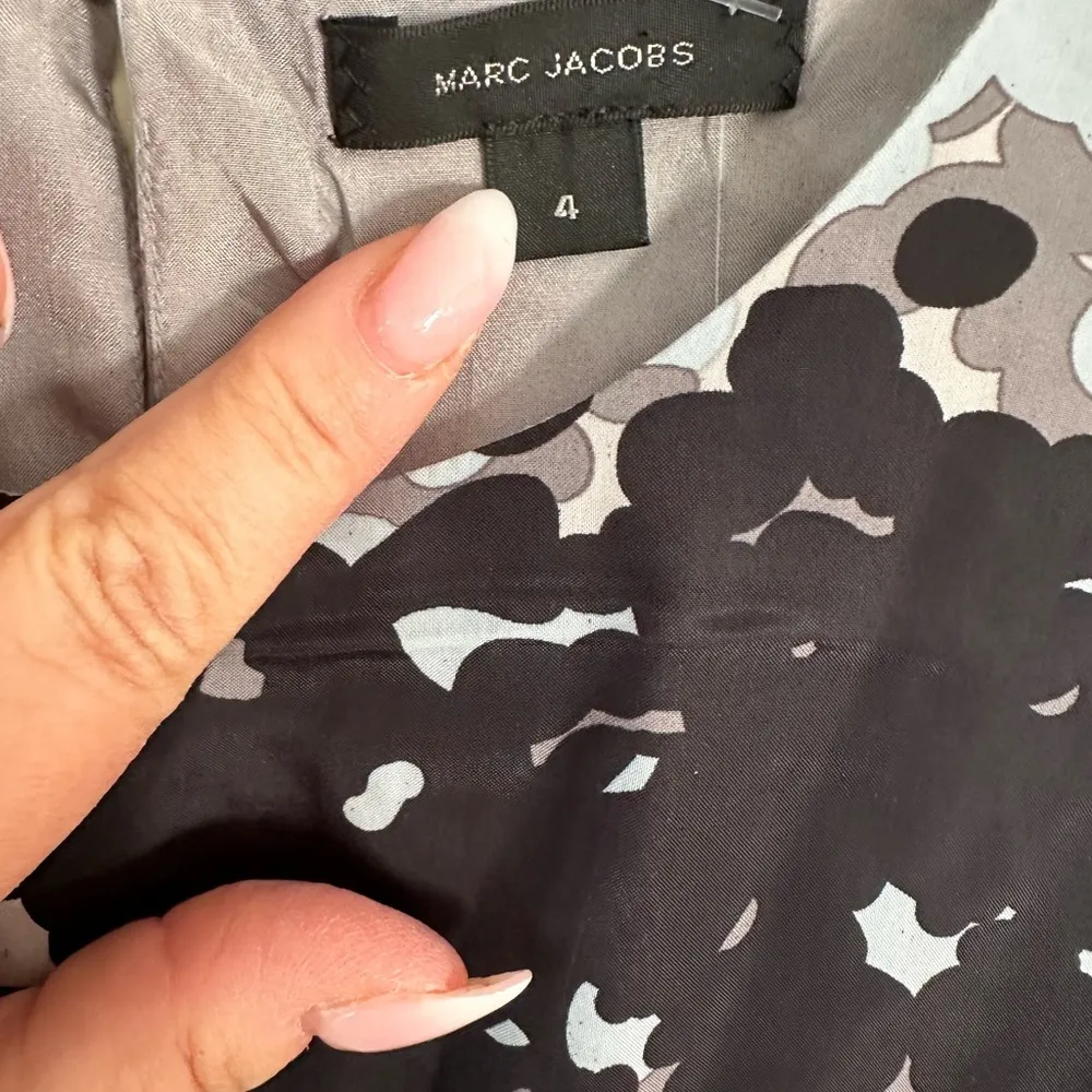 MARC JACOBS PUFF BLUE BLACK SHORT SLEEVE LACE DETAIL PRINT RAYON NYLON BLOUSE 4 - Image 6